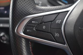 RENAULT CLIO 1.6 E-TECH RS Line Hatchback 5dr Petrol Hybrid Auto Euro 6 (s/s)