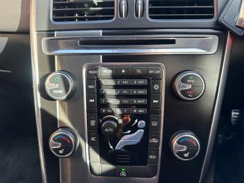 VOLVO XC60 2.0 D4 R-Design Nav SUV 5dr Diesel Auto Euro 6 (s/s) (190 ps)