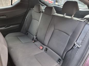 TOYOTA C-HR 1.8 VVT-h GPF Icon SUV 5dr Petrol Hybrid CVT Euro 6 (s/s) (122 p