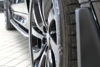 LAND ROVER DISCOVERY SPORT 2.0 D200 MHEV R-Dynamic S Plus SUV 5dr Diesel Auto 4WD Euro 6 (s