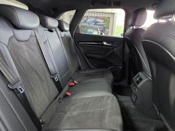 AUDI Q5 2.0 TFSI 45 Black Edition SUV 5dr Petrol S Tronic quattro Euro 6