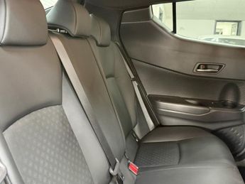 TOYOTA C-HR 1.8 VVT-h Dynamic SUV 5dr Petrol Hybrid CVT Euro 6 (s/s) (122 ps