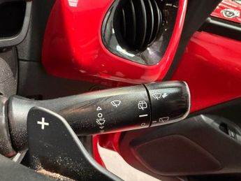 TOYOTA AYGO 1.0 VVT-i x-pression x-wave 5dr Petrol x-shift Euro 5 Euro 5 (68