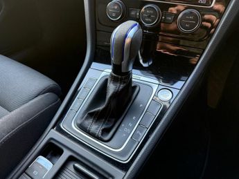 VOLKSWAGEN GOLF 2.0 TSI R Hatchback 5dr Petrol DSG 4Motion Euro 6 (s/s) (300 ps)