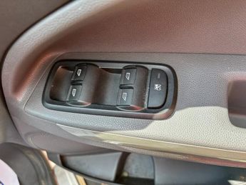 FORD ECOSPORT AUTOMATIC--1.5 PETROL TITANIUM---- AUTOMATIC  LOW MILS