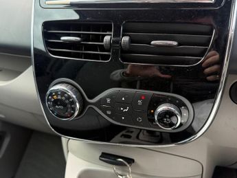 RENAULT ZOE 22kWh Dynamique Intens Hatchback 5dr Electric Auto (88 bhp)