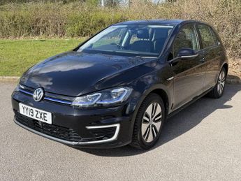 Volkswagen Golf 35.8kWh e-Golf Hatchback 5dr Electric Auto (136 ps)
