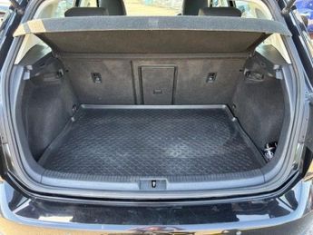 VOLKSWAGEN E-GOLF 35.8kWh e-Golf Hatchback 5dr Electric Auto (136 ps)