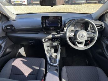 TOYOTA YARIS 1.5 VVT-h Icon Hatchback 5dr Petrol Hybrid E-CVT Euro 6 (s/s) (1