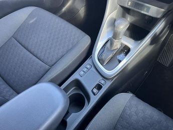 TOYOTA YARIS 1.5 VVT-h Icon Hatchback 5dr Petrol Hybrid E-CVT Euro 6 (s/s) (1