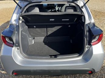 TOYOTA YARIS 1.5 VVT-h Icon Hatchback 5dr Petrol Hybrid E-CVT Euro 6 (s/s) (1