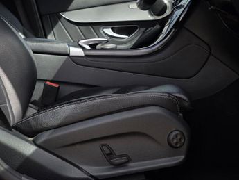 MERCEDES-BENZ GLC 2.1 GLC220d AMG Line SUV 5dr Diesel G-Tronic 4MATIC Euro 6 (s/s)