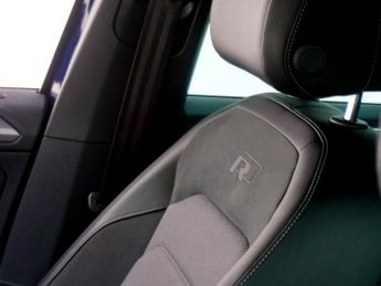 VOLKSWAGEN TIGUAN 2.0 TDI R-Line SUV Diesel DSG 4Motion Euro 6 (s/s) 5dr - Just 52