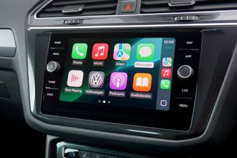 VOLKSWAGEN TIGUAN 2.0 TDI R-Line SUV Diesel DSG 4Motion Euro 6 (s/s) 5dr - Just 52