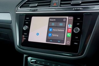 VOLKSWAGEN TIGUAN 2.0 TDI R-Line SUV Diesel DSG 4Motion Euro 6 (s/s) 5dr - Just 52