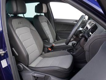 VOLKSWAGEN TIGUAN 2.0 TDI R-Line SUV Diesel DSG 4Motion Euro 6 (s/s) 5dr - Just 52