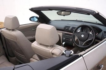 BMW 1 SERIES 3.0 125i SE Convertible Petrol Steptronic 2dr - Just 64,749 Mile