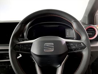 SEAT ARONA 1.0 TSI FR Black Edition SUV 5dr Petrol DSG Euro 6 (s/s) (115 ps
