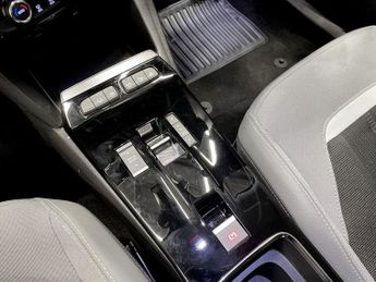 VAUXHALL MOKKA ELECTRIC 50kWh Elite Premium SUV 5dr Electric Auto (136 ps)