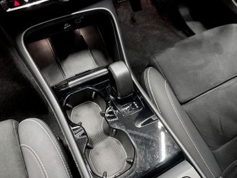 VOLVO C40 Recharge 69kWh Ultimate SUV 5dr Electric Auto (231 ps)