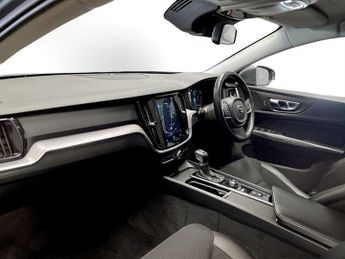 VOLVO V60 2.0 D3 Momentum Plus Estate 5dr Diesel Auto Euro 6 (s/s) (150 ps