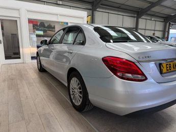 MERCEDES-BENZ C-CLASS 2.0 C200 SE Saloon 4dr Petrol 7G-Tronic+ Euro 6 (s/s) (184 ps)