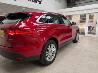 JAGUAR F-PACE 2.0 D180 Portfolio SUV 5dr Diesel Auto AWD Euro 6 (s/s) (180 ps)