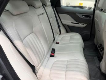 JAGUAR F-PACE 2.0 D180 Portfolio SUV 5dr Diesel Auto AWD Euro 6 (s/s) (180 ps)