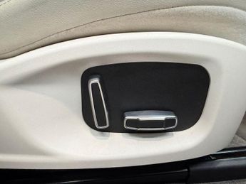 JAGUAR F-PACE 2.0 D180 Portfolio SUV 5dr Diesel Auto AWD Euro 6 (s/s) (180 ps)