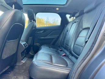 JAGUAR F-PACE 2.0 P250i Prestige SUV 5dr Petrol Auto AWD Euro 6 (s/s) (250 ps)