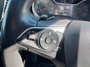 VAUXHALL GRANDLAND X 1.6 13.2kWh Business Edition Nav Premium SUV 5dr Petrol Plug-in 