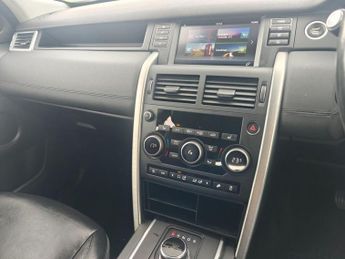 LAND ROVER DISCOVERY SPORT 2.0 TD4 SE Tech SUV 5dr Diesel Auto 4WD Euro 6 (s/s) (180 ps)