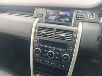 LAND ROVER DISCOVERY SPORT 2.0 TD4 SE Tech SUV 5dr Diesel Auto 4WD Euro 6 (s/s) (180 ps)