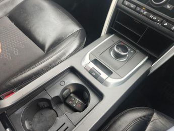 LAND ROVER DISCOVERY SPORT 2.0 TD4 SE Tech SUV 5dr Diesel Auto 4WD Euro 6 (s/s) (180 ps)