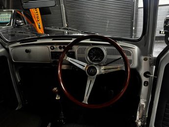 VOLKSWAGEN BEETLE 1300