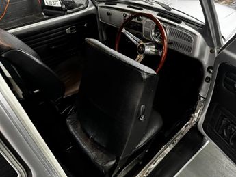 VOLKSWAGEN BEETLE 1300