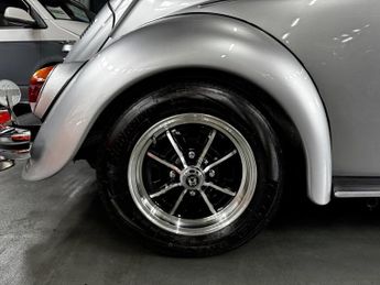 VOLKSWAGEN BEETLE 1300