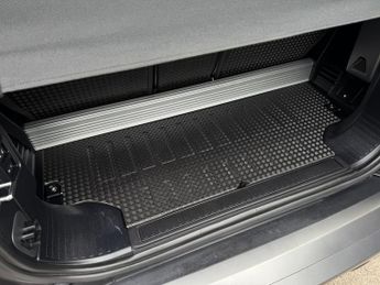 LAND ROVER DEFENDER 5.0 P525 V8 Carpathian Edition SUV 3dr Petrol Auto 4WD Euro 6 (s