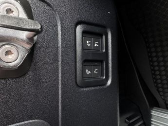 LAND ROVER DEFENDER 5.0 P525 V8 Carpathian Edition SUV 3dr Petrol Auto 4WD Euro 6 (s