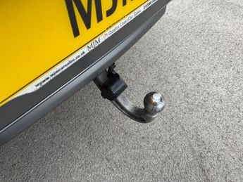 LAND ROVER DEFENDER 5.0 P525 V8 Carpathian Edition SUV 3dr Petrol Auto 4WD Euro 6 (s