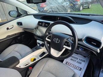TOYOTA PRIUS 1.8 VVT 8.8kWh Business Edition Plus Hatchback 5dr Petrol Plug-i