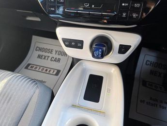 TOYOTA PRIUS 1.8 VVT 8.8kWh Business Edition Plus Hatchback 5dr Petrol Plug-i