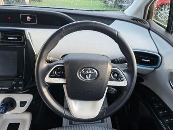 TOYOTA PRIUS 1.8 VVT 8.8kWh Business Edition Plus Hatchback 5dr Petrol Plug-i