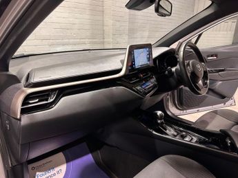 TOYOTA C-HR 1.8 VVT-h Dynamic SUV 5dr Petrol Hybrid CVT Euro 6 (s/s) (122 ps