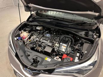 TOYOTA C-HR 1.8 VVT-h Dynamic SUV 5dr Petrol Hybrid CVT Euro 6 (s/s) (122 ps
