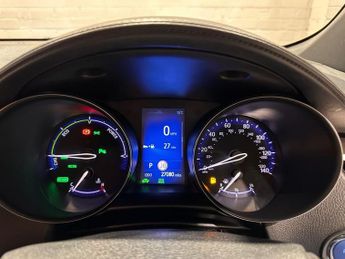 TOYOTA C-HR 1.8 VVT-h Dynamic SUV 5dr Petrol Hybrid CVT Euro 6 (s/s) (122 ps