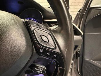 TOYOTA C-HR 1.8 VVT-h Dynamic SUV 5dr Petrol Hybrid CVT Euro 6 (s/s) (122 ps