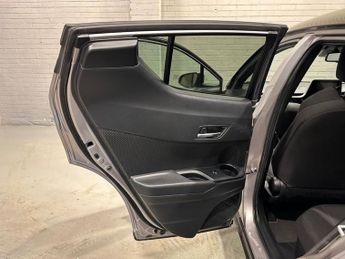 TOYOTA C-HR 1.8 VVT-h Dynamic SUV 5dr Petrol Hybrid CVT Euro 6 (s/s) (122 ps