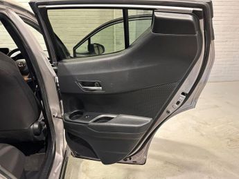 TOYOTA C-HR 1.8 VVT-h Dynamic SUV 5dr Petrol Hybrid CVT Euro 6 (s/s) (122 ps