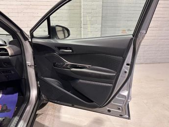 TOYOTA C-HR 1.8 VVT-h Dynamic SUV 5dr Petrol Hybrid CVT Euro 6 (s/s) (122 ps